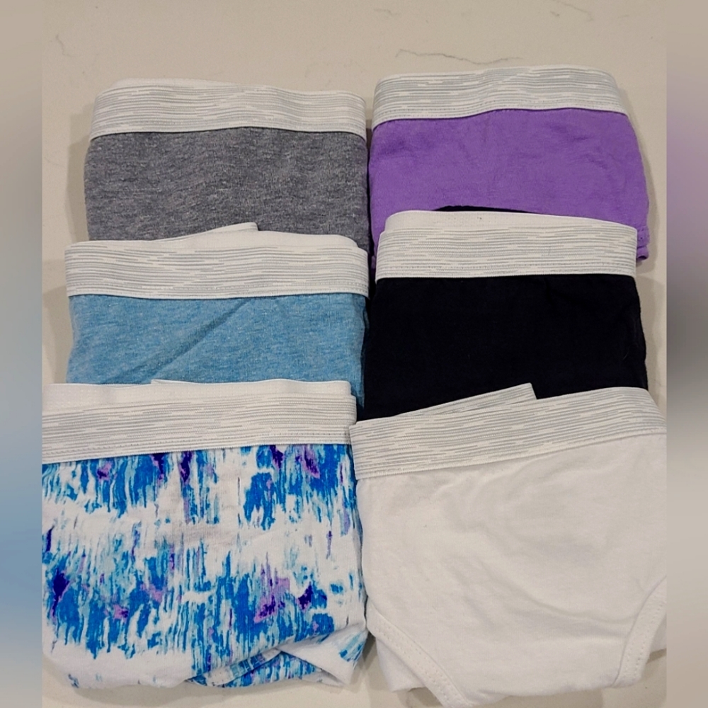 Brand new set of 6 Hanes cotton underwear